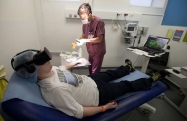 法国医院用VR帮病人止痛，有效分散注意力