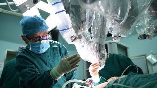 开创机器人手术新的适应证 北京和睦家医院是如